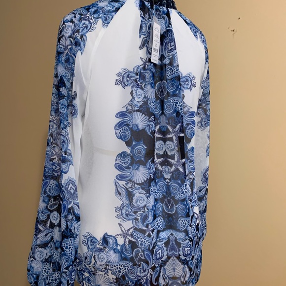 WHBM 100% poly sheer blue Seashell design Sheer button up blouse NWT siz… - Picture 3 of 11